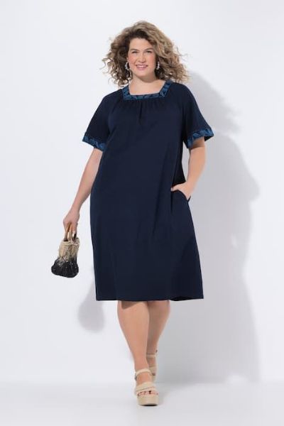 Slika Haljina midi kratkih rukava