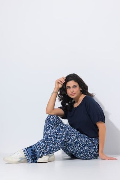 Slika Hlače širokih nogavica